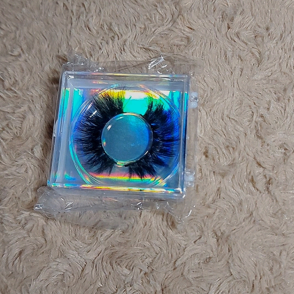 Eyelashes - Picture 3 of 8